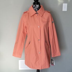 Vince camuto spring  jacket M size water resistant ( peach color)
